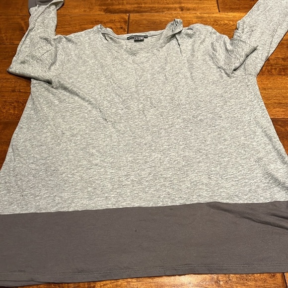 Vince Two Tone Gray Lightweight Crewneck Size L - Picture 12 of 12